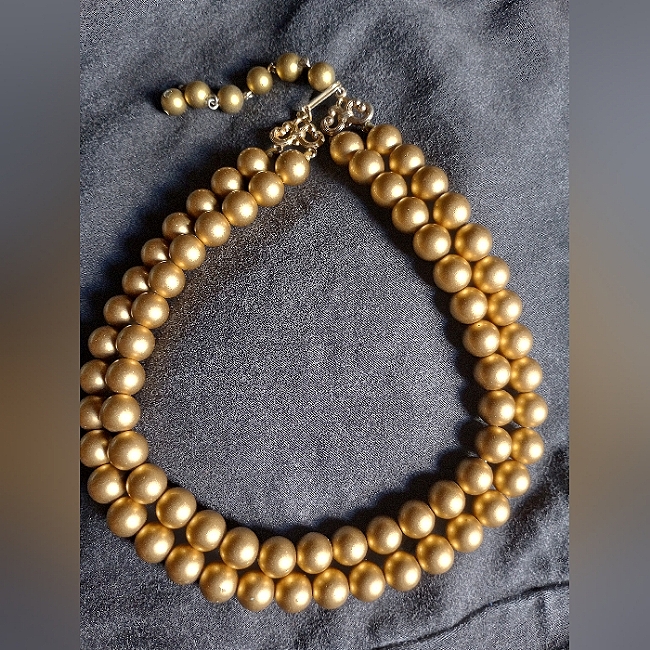 Antique 1950s Gold Satin Faux Pearl Choker NecklaceExcellant Conditon 15$